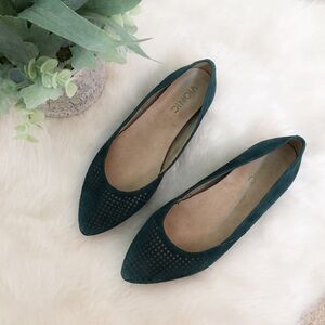 [Vionic] Forest Green Perforated Posey Flats Casual Professional Business
